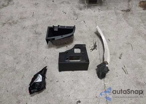 2024 Lexus Ux 250H Premium z USA, uszkodzony, nr VIN JTHP9JBH5R2071157